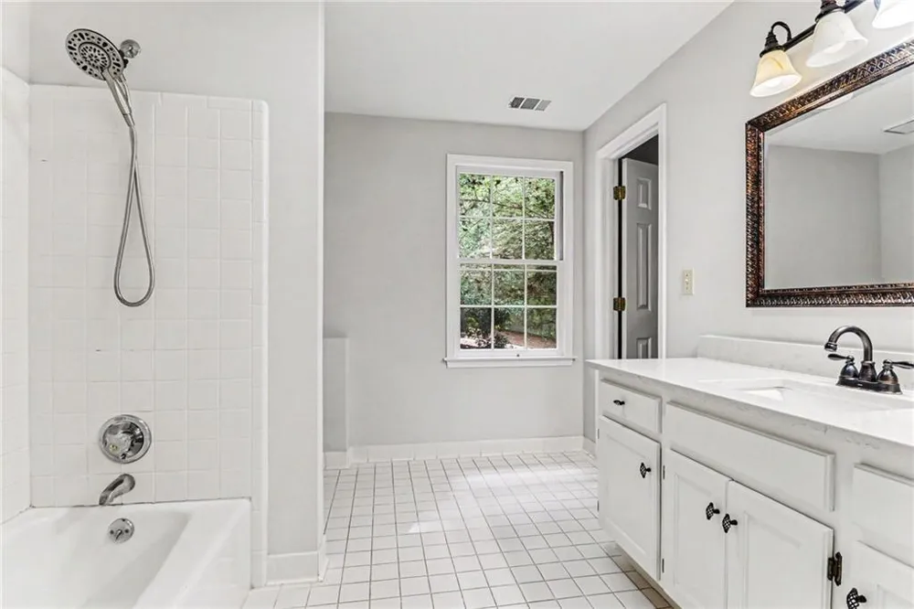 560 Flying Scot Way Alpharetta, GA 30005