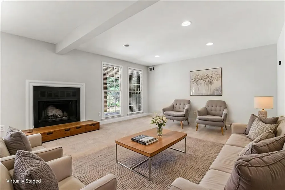 560 Flying Scot Way Alpharetta, GA 30005