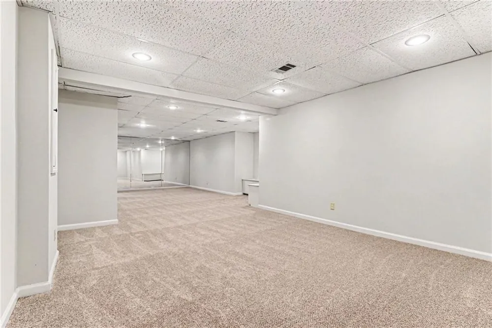 560 Flying Scot Way Alpharetta, GA 30005