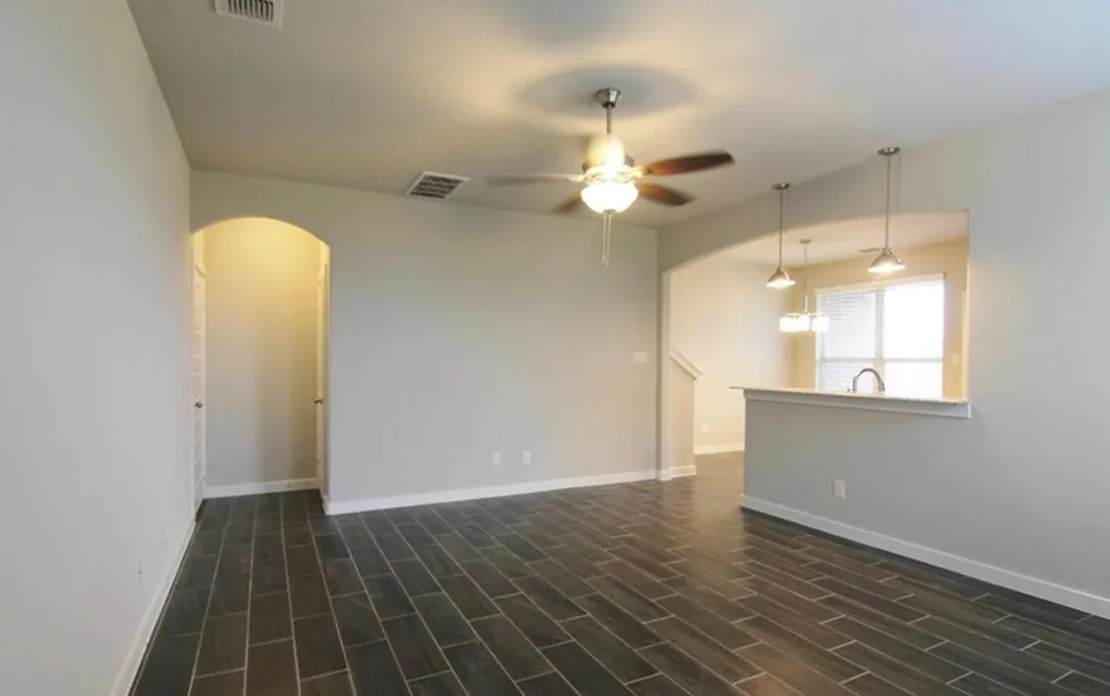146 Parkgate #B Conroe, TX 77304