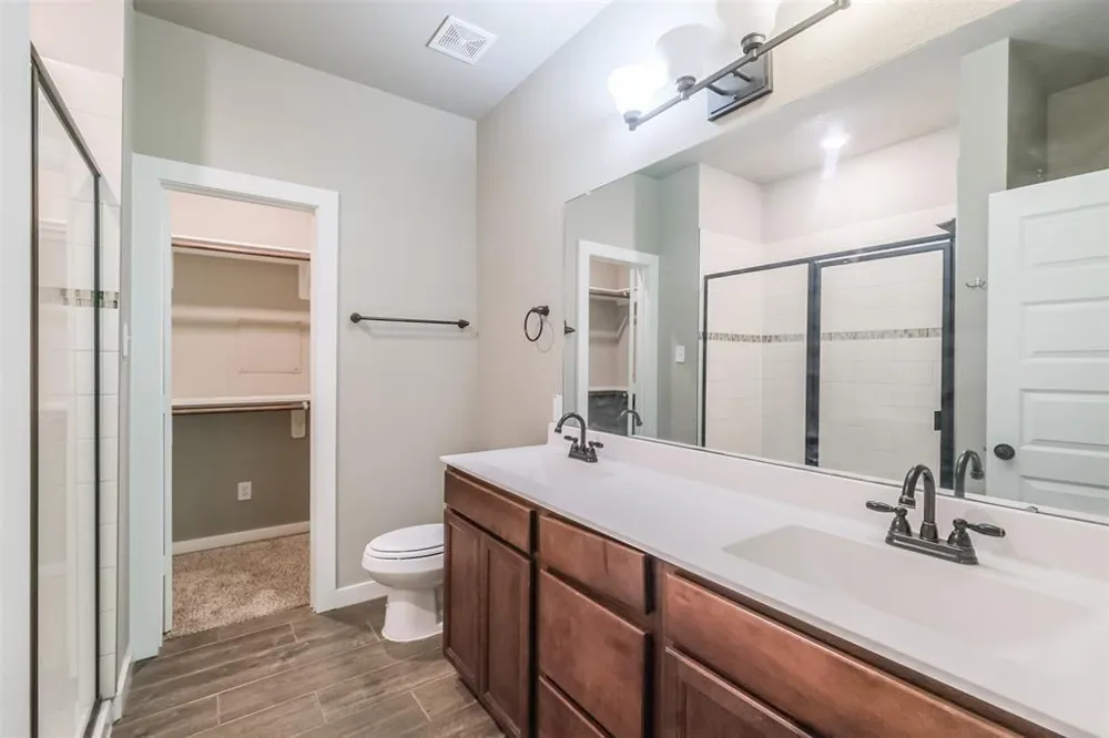 146 Parkgate #B Conroe, TX 77304