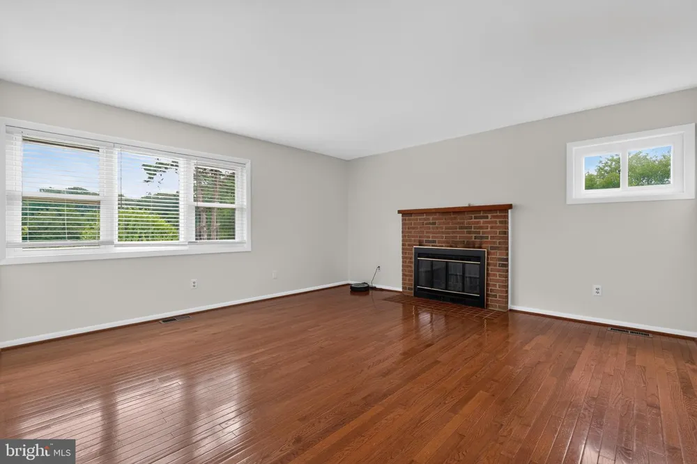 3149 SOUTHFIELD DRIVE Herndon, VA 20171