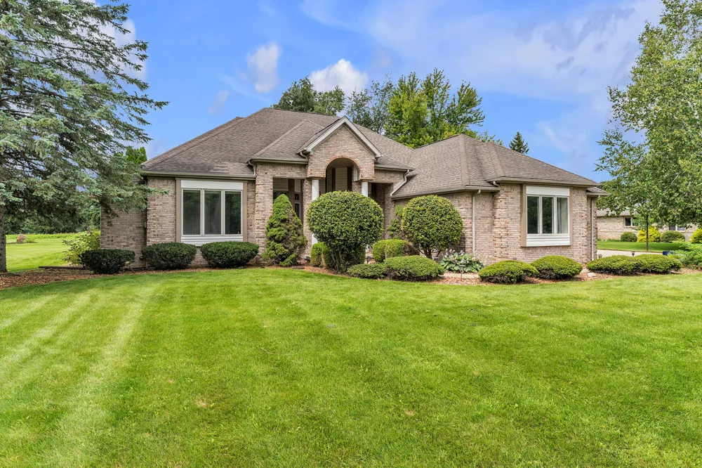 8786 Loire Valley Drive Tecumseh, MI 49286