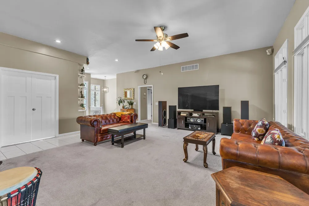 8786 Loire Valley Drive Tecumseh, MI 49286