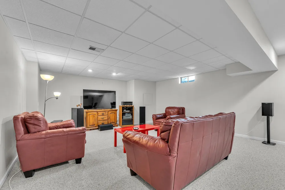 8786 Loire Valley Drive Tecumseh, MI 49286