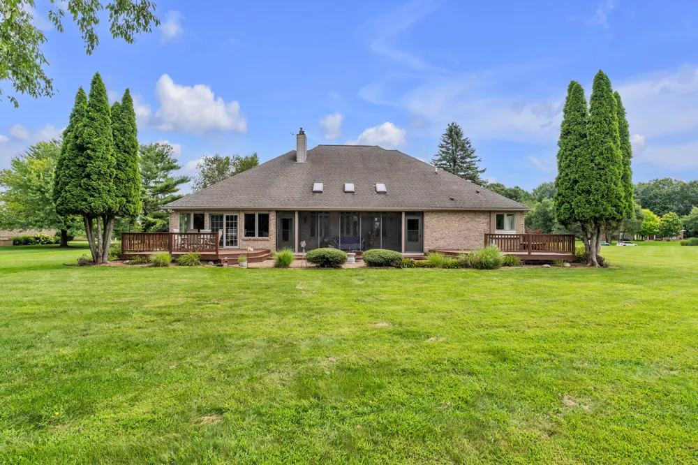 8786 Loire Valley Drive Tecumseh, MI 49286