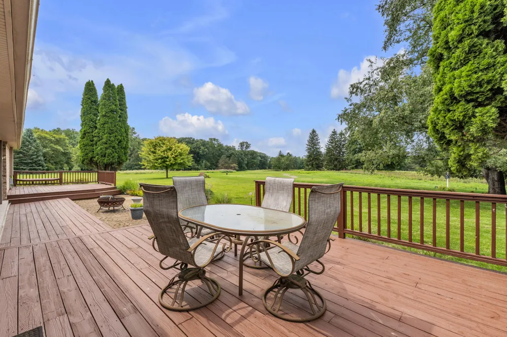 8786 Loire Valley Drive Tecumseh, MI 49286