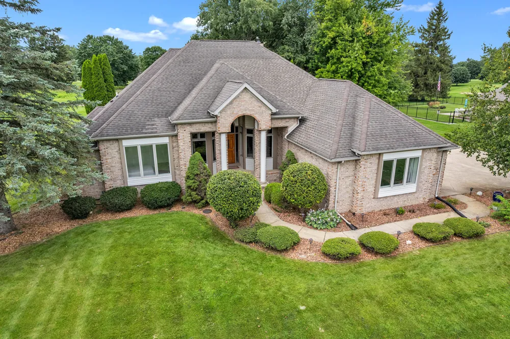 8786 Loire Valley Drive Tecumseh, MI 49286