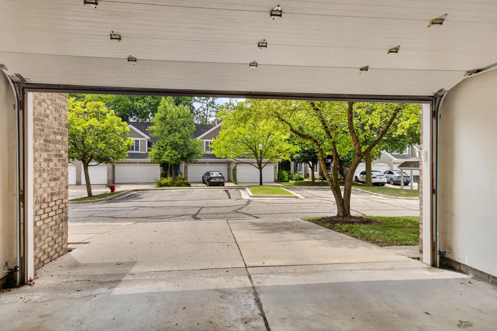 2445 Mulberry Court Ann Arbor, MI 48104
