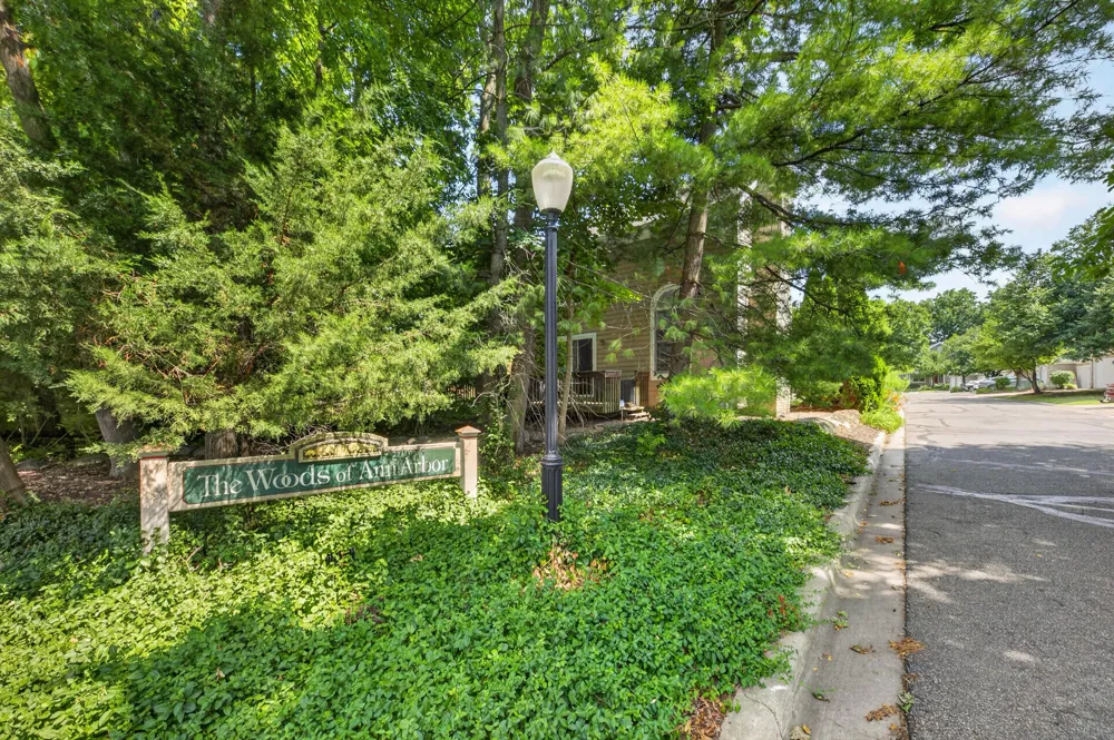2445 Mulberry Court Ann Arbor, MI 48104