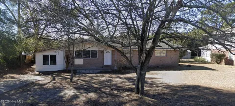 2458 Leslie Circle