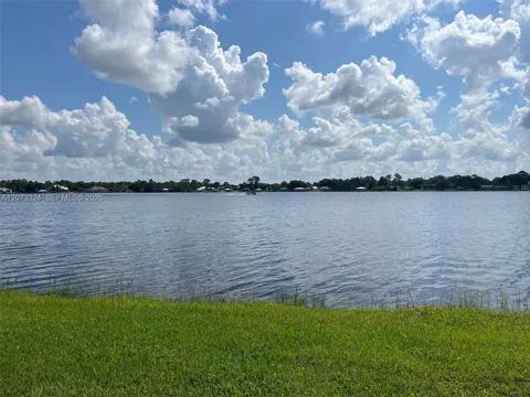 1050 Lake Carrie Dr