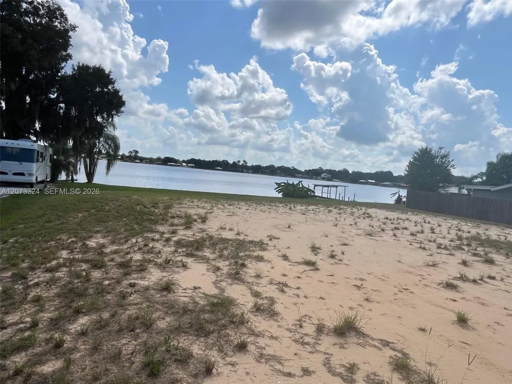 1050 Lake Carrie Dr Lake Placid, FL 33852