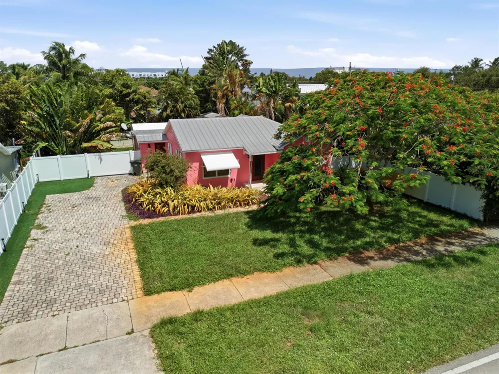227233 S Swinton Avenue Delray Beach, FL 33444
