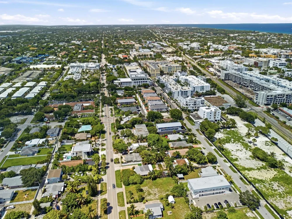 227233 S Swinton Avenue Delray Beach, FL 33444