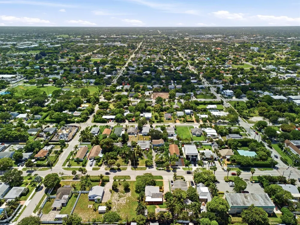 227233 S Swinton Avenue Delray Beach, FL 33444