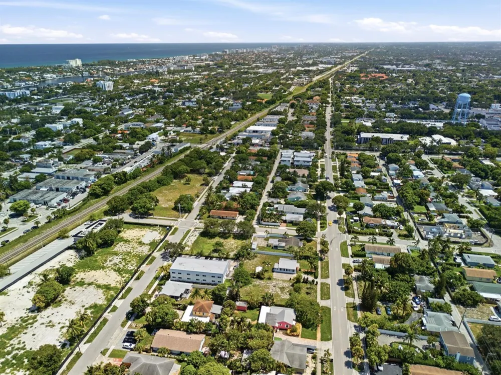 227233 S Swinton Avenue Delray Beach, FL 33444