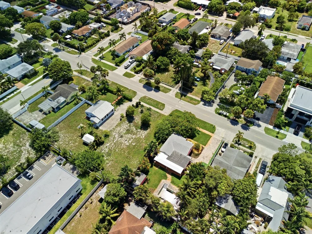 227233 S Swinton Avenue Delray Beach, FL 33444