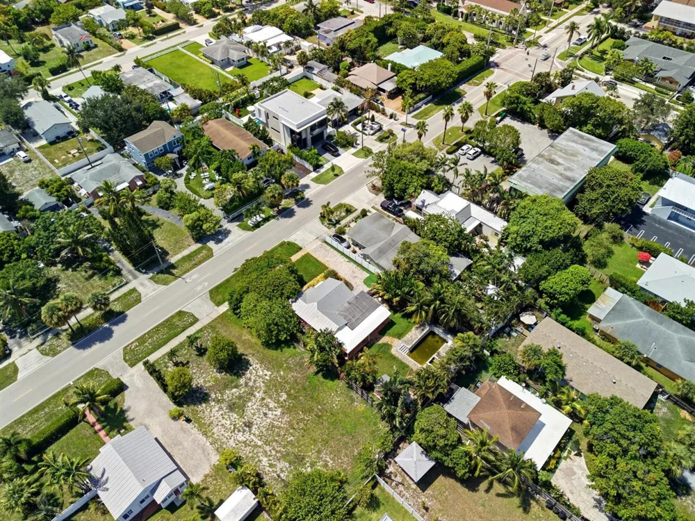 227233 S Swinton Avenue Delray Beach, FL 33444