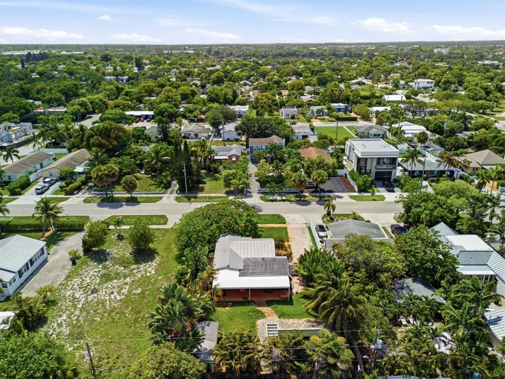 227233 S Swinton Avenue Delray Beach, FL 33444