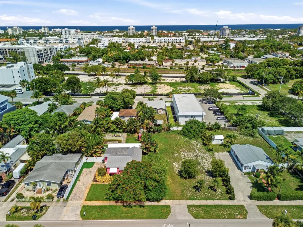 227233 S Swinton Avenue Delray Beach, FL 33444