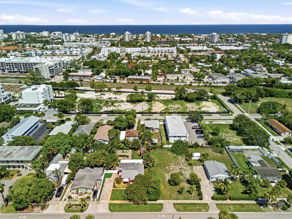 227233 S Swinton Avenue Delray Beach, FL 33444