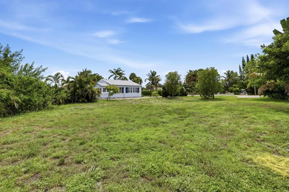 227233 S Swinton Avenue Delray Beach, FL 33444