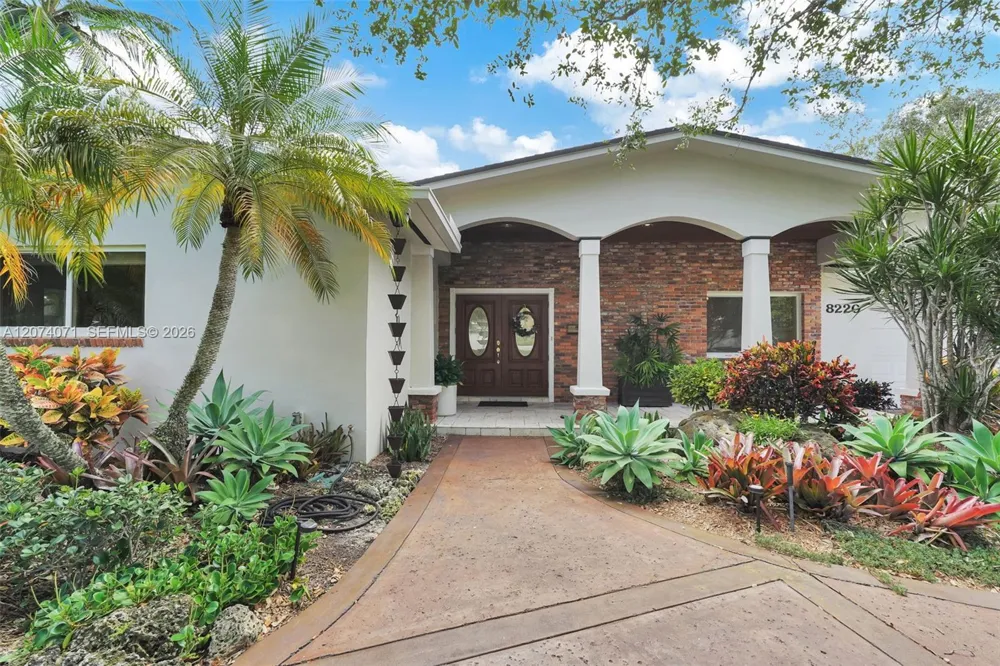 8220 SW 162nd St Palmetto Bay, FL 33157