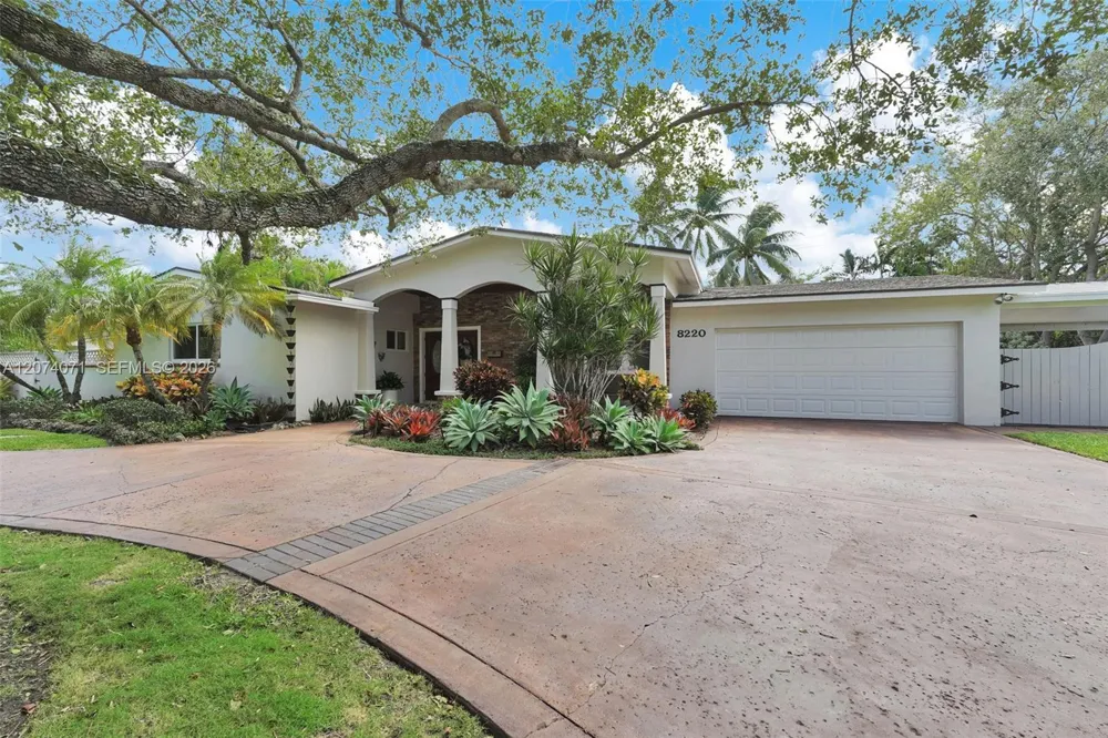 8220 SW 162nd St Palmetto Bay, FL 33157