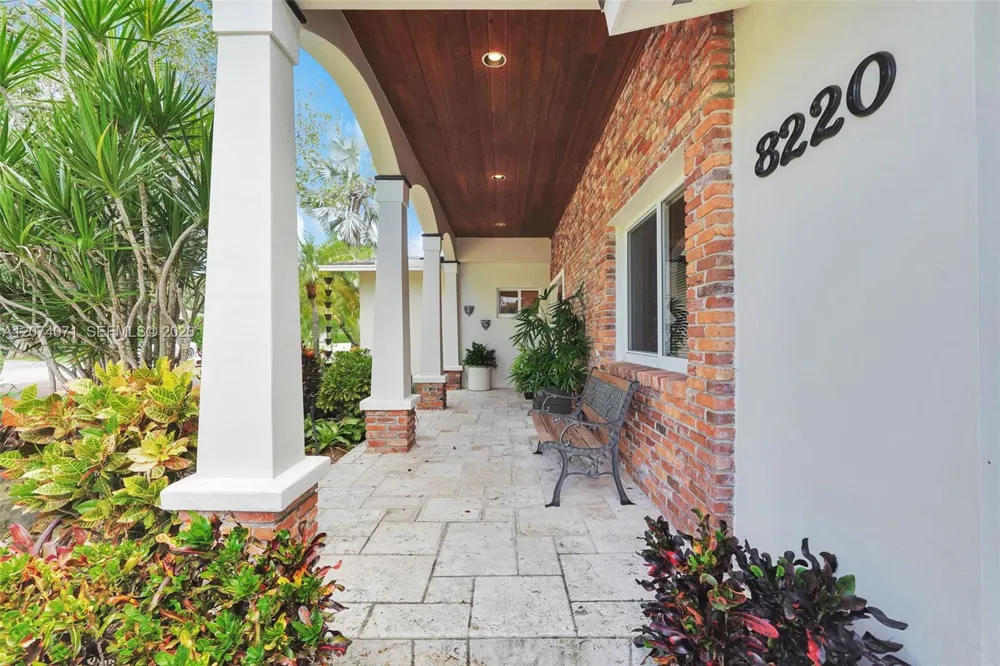 8220 SW 162nd St Palmetto Bay, FL 33157