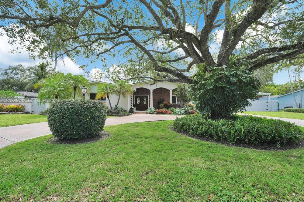 8220 SW 162nd St Palmetto Bay, FL 33157