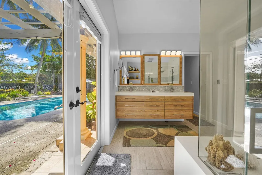 8220 SW 162nd St Palmetto Bay, FL 33157