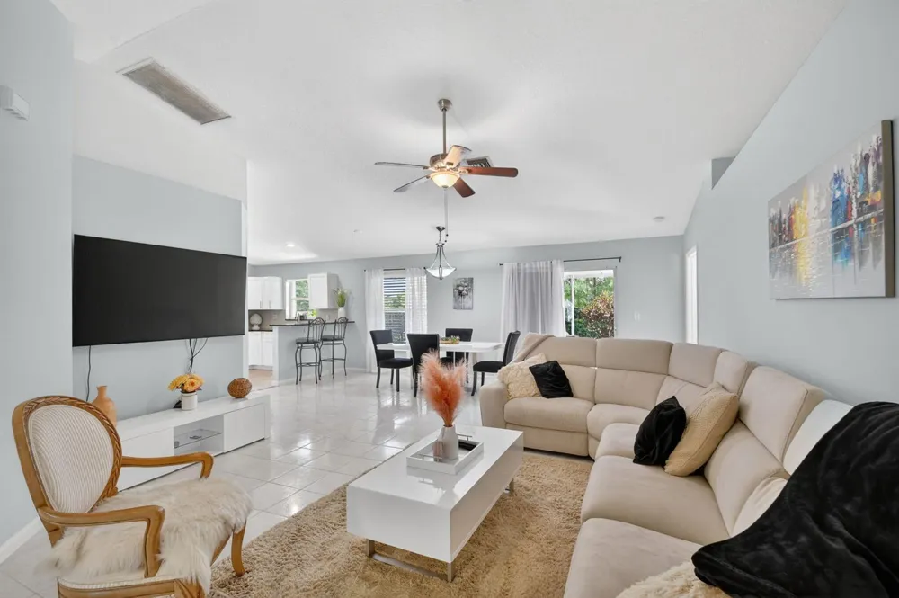 1080 Salmon Isle 