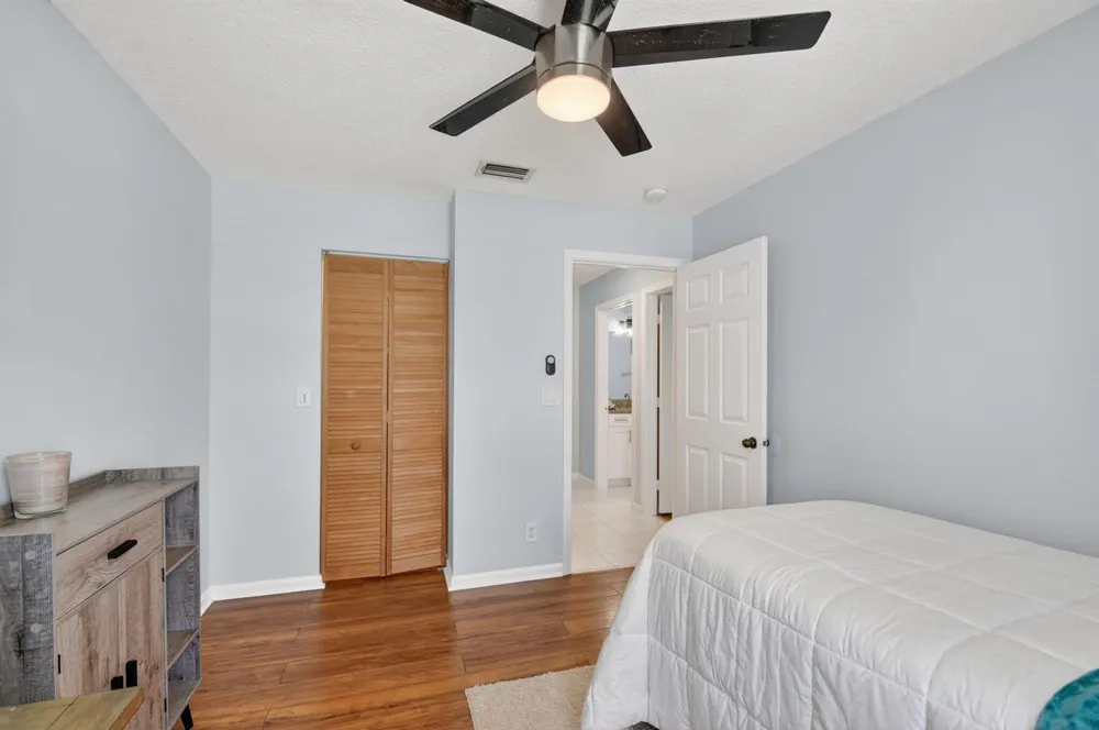 1080 Salmon Isle 