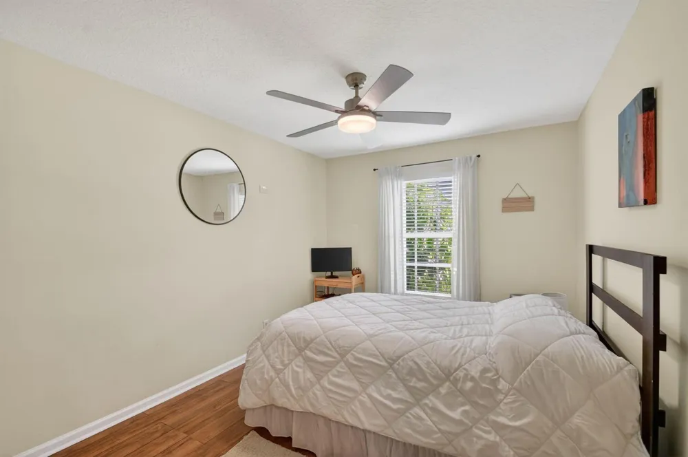 1080 Salmon Isle 