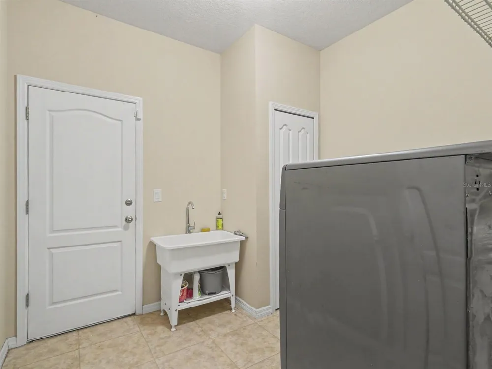 10413 AVIAN FORREST DRIVE Riverview, FL 33578