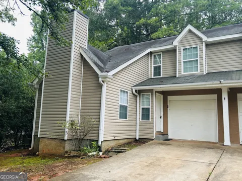 207 Hillcrest DR