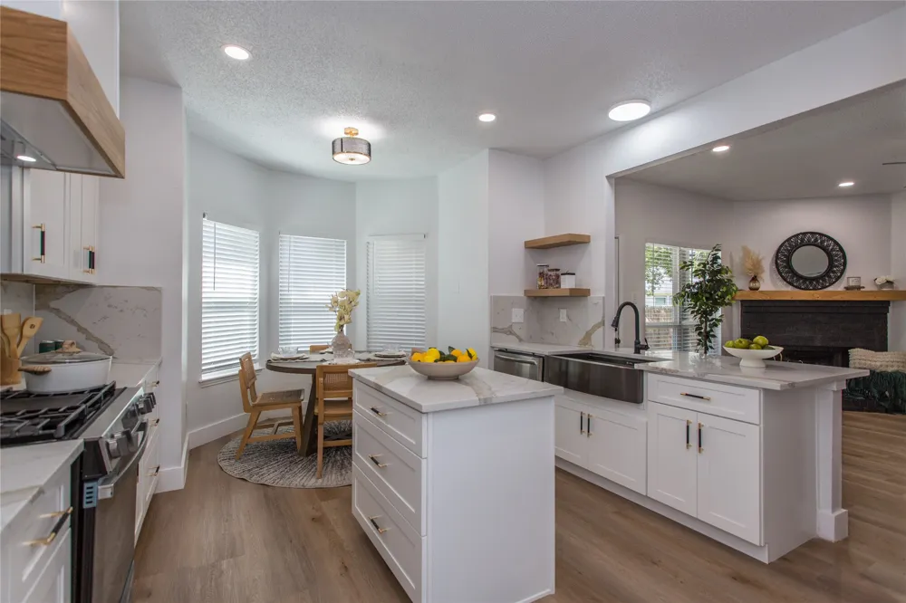 1704 Brookarbor Court Arlington, TX 76018