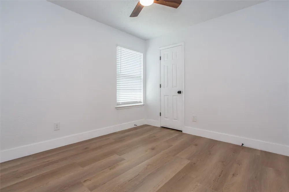 1704 Brookarbor Court Arlington, TX 76018