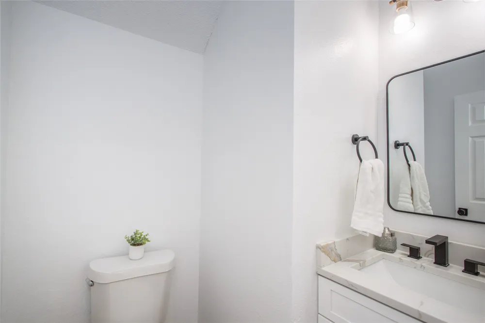 1704 Brookarbor Court Arlington, TX 76018