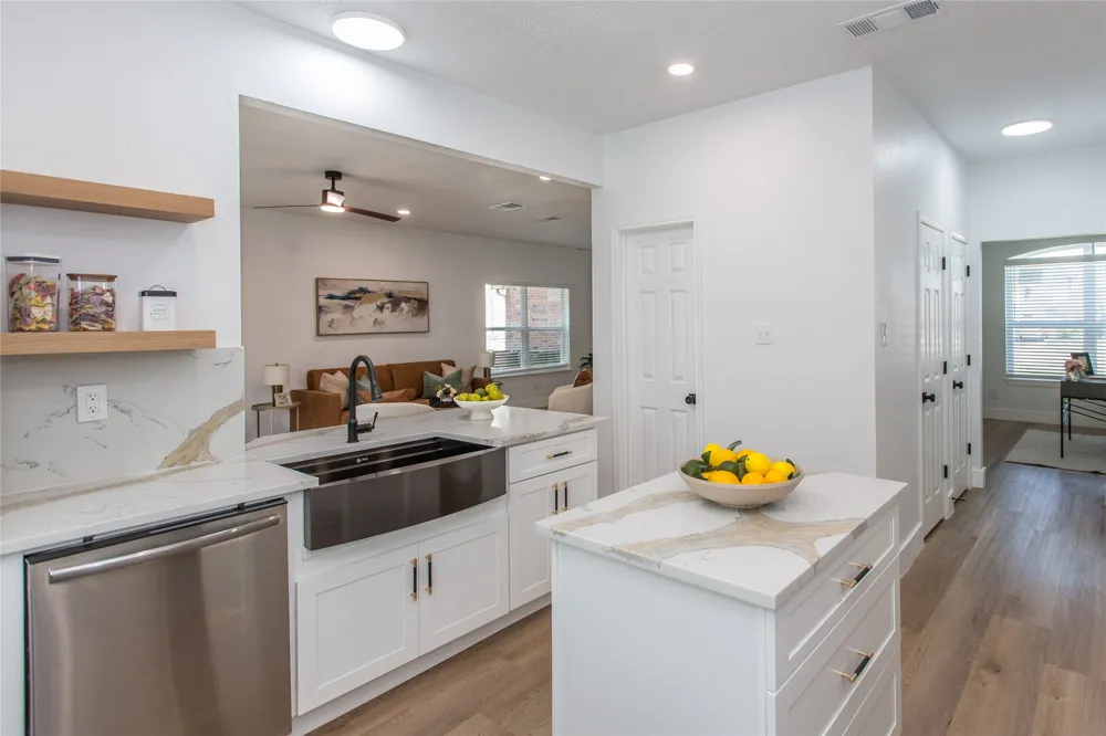 1704 Brookarbor Court Arlington, TX 76018