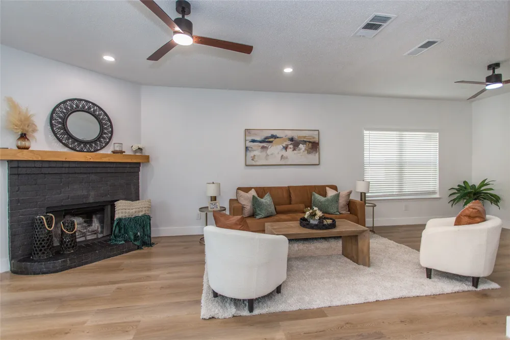 1704 Brookarbor Court Arlington, TX 76018
