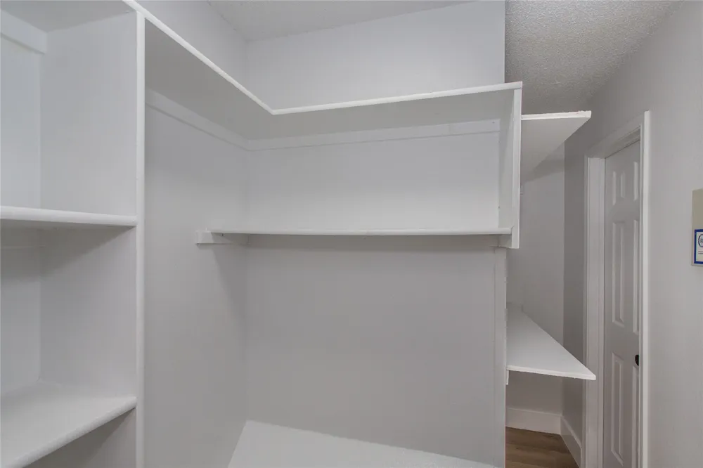 1704 Brookarbor Court Arlington, TX 76018