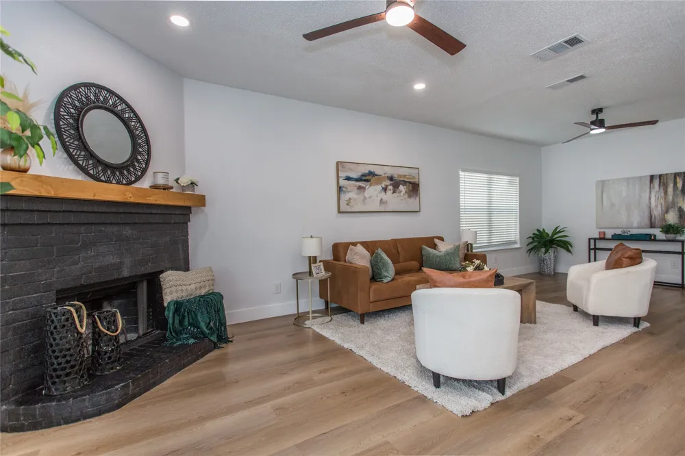 1704 Brookarbor Court Arlington, TX 76018