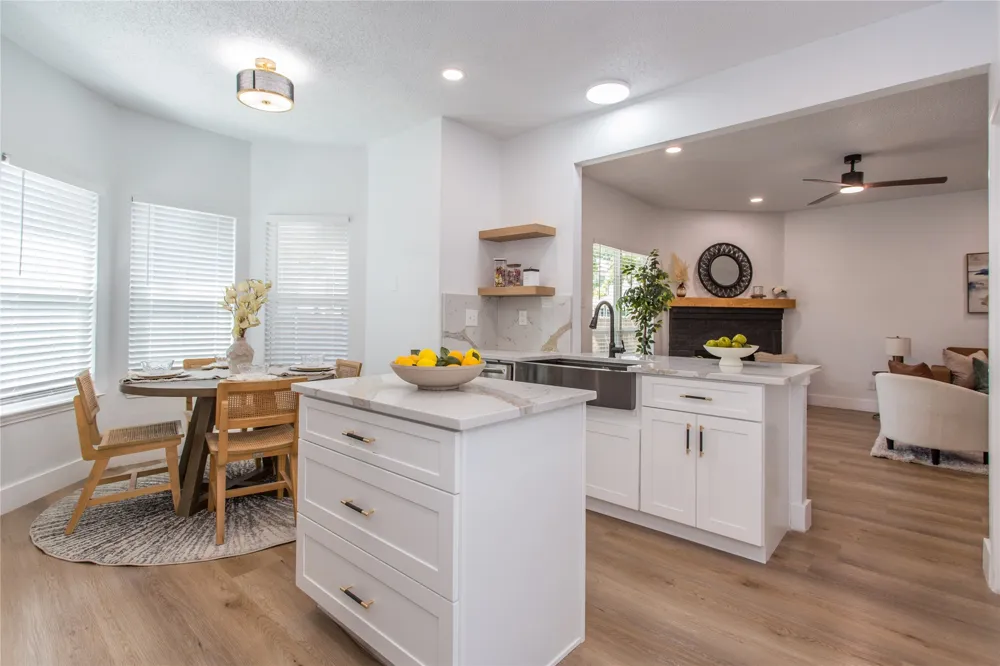 1704 Brookarbor Court Arlington, TX 76018