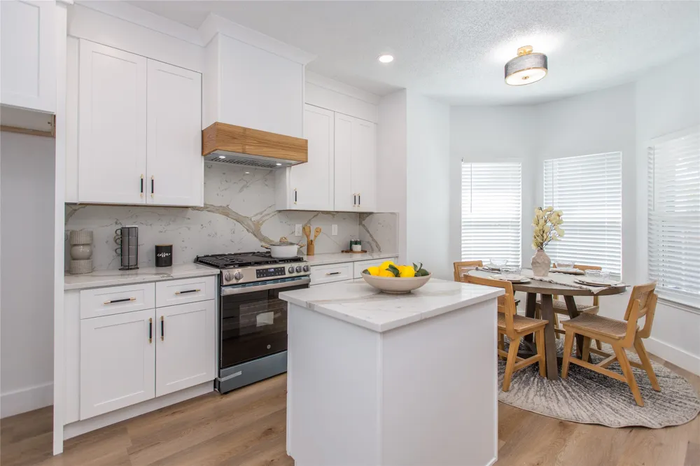 1704 Brookarbor Court Arlington, TX 76018