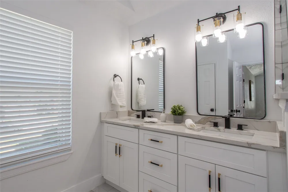 1704 Brookarbor Court Arlington, TX 76018