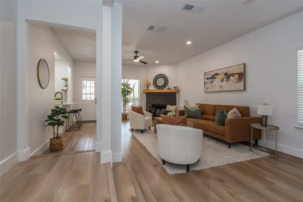 1704 Brookarbor Court Arlington, TX 76018