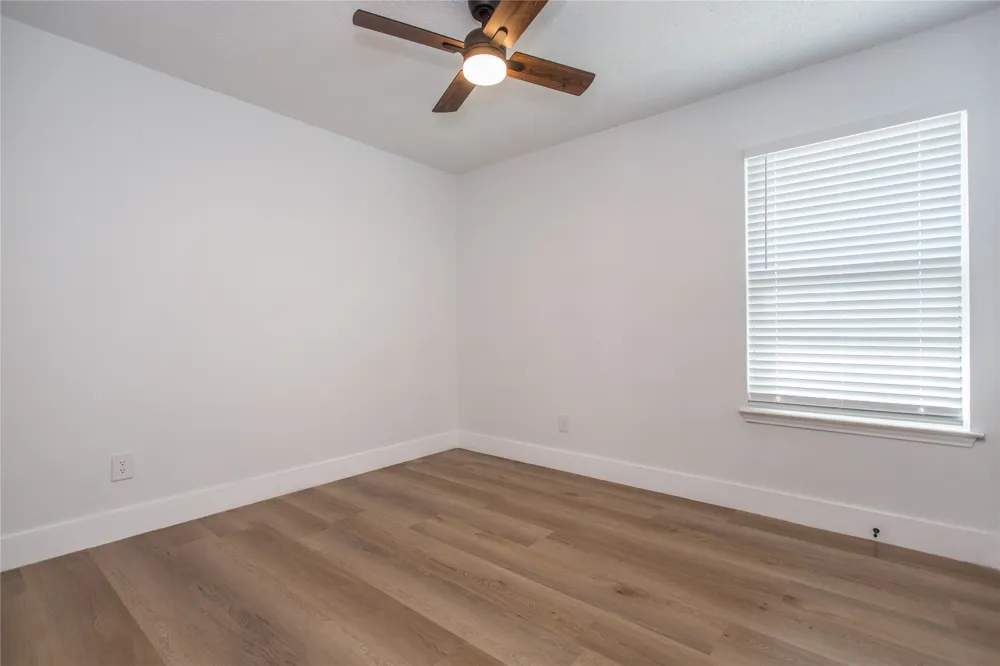 1704 Brookarbor Court Arlington, TX 76018