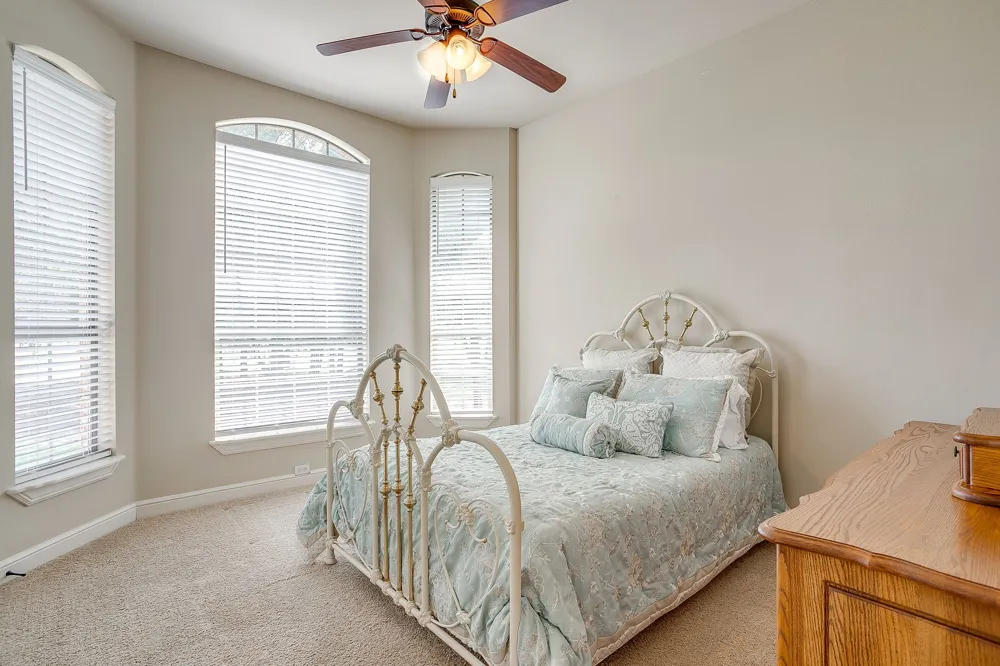 13041 Stacey Valley Drive Azle, TX 76020